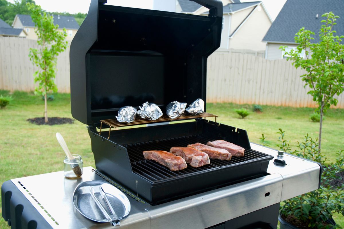 Pellet vs Charcoal Grills: What's the Difference & What Should You Invest  In?